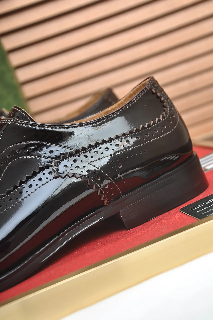 Men's shoes💰660💶 Brand: GUCCI (Gucci) Standard code: Men's code 39/44 (45/46 can be customized) Grade: Same as the official website Original quality Material: Original cowhide Water-dyed cowhide lining Original rubber outsole Style category: Men's fashionable casual leather shoes Distinguished big-name luxury elements top luxury Color: Actual picture